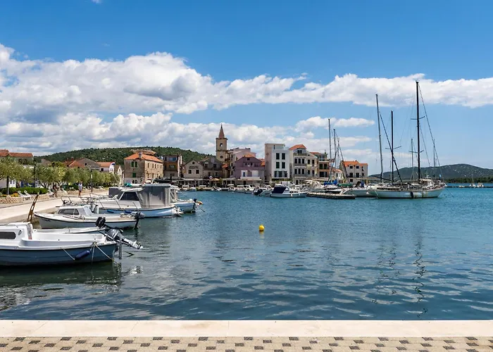 Mira Delux By Interhome 피로바츠